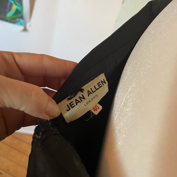 True 1950’s Vintage Jean Allen London dress, full circle skirt with pleats! - Picture 5 of 12